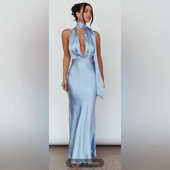 Selfie Leslie Italia Azure Halter Neck Maxi in Blue L - Picture 2 of 5